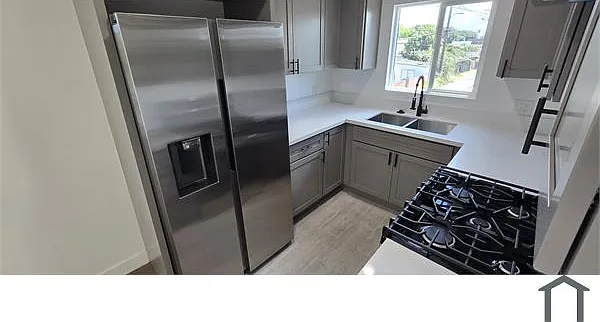 835 E 92nd St #4 — Photo 1