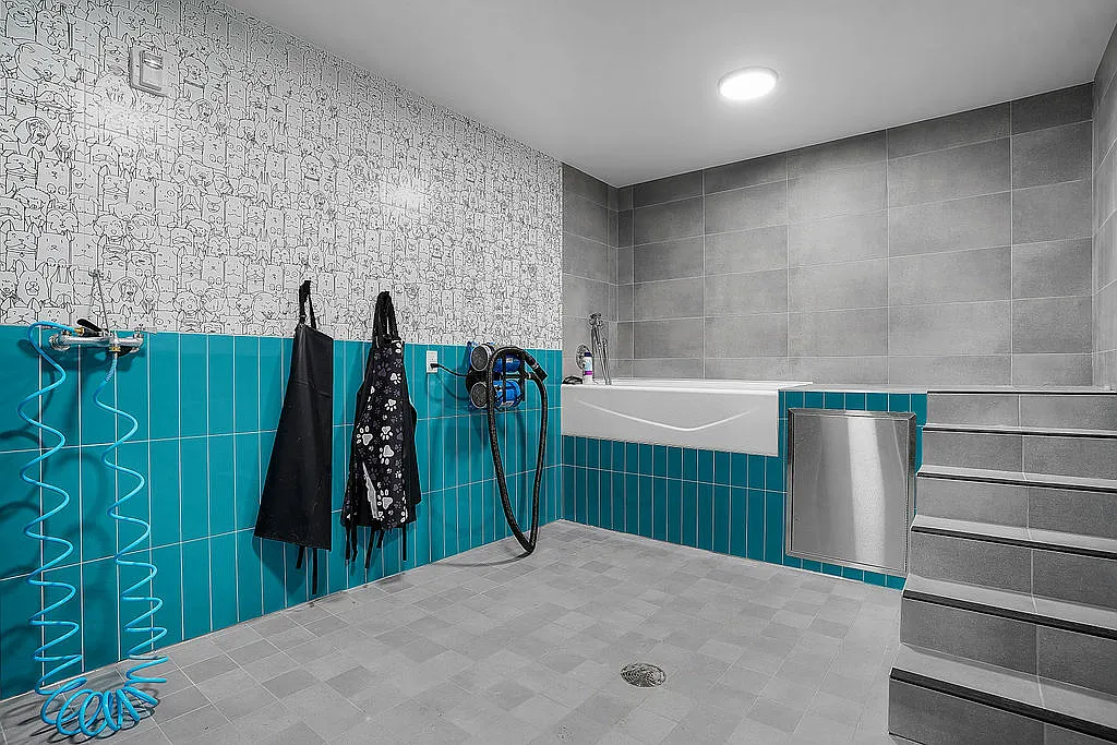The Devon at University Place — Photo 3