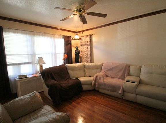 3rd image of 4943 W Wabansia Ave