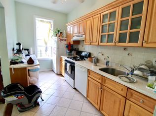 5940 Summerfield St #2TOP, Ridgewood, NY 11385