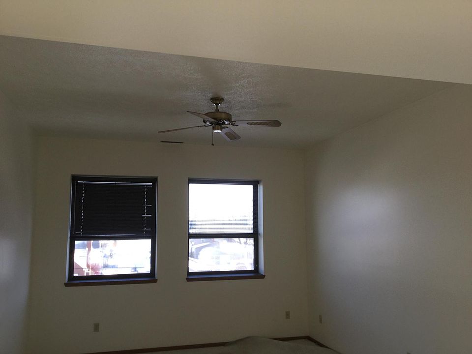 2nd image of 131 Dravo St Floor 2