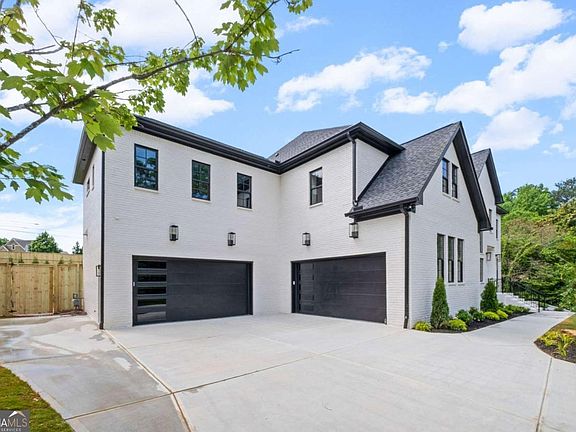 4th image of 1081 Hershey Dr