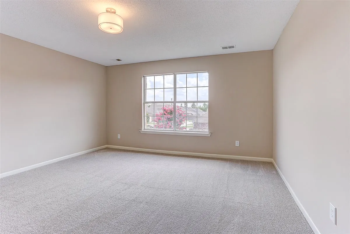 Building Photo - 1258 Carlton Ridge Dr