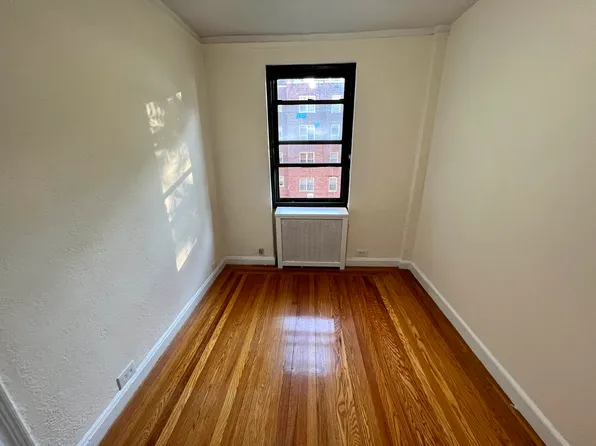 3001 Henry Hudson Parkway West image 7 of 7