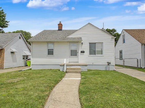 17727 Lowell St, Roseville, MI 48066