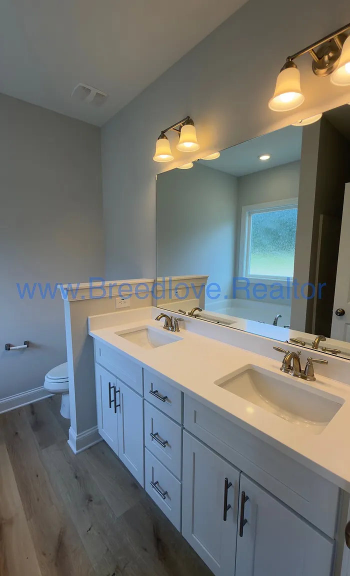 3 bed, 2.0 bath, 1370 sqft, $2,100 — Photo 4