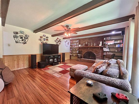 4th image of 105 Red Bud Ln