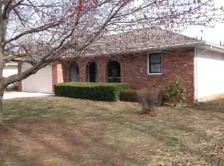 824 E Rosebrier St, Springfield, MO 65807