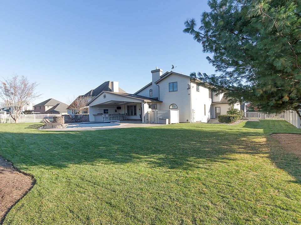 2nd image of 2561 Greenspring Dr