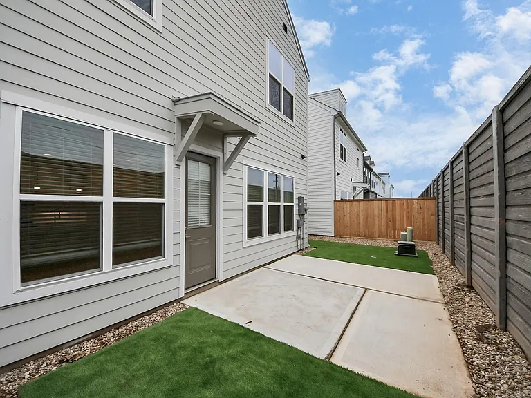 7411 Leighton Meadow Ln — Photo 5