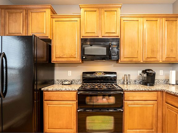 Kitchen with Granite counter