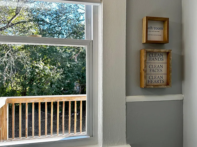 Guest bathroom detail