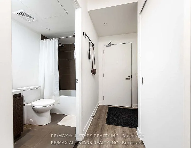 1030 King St W #908 — Photo 14
