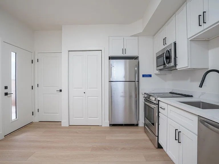 1 & 2 bedroom, New Construction, Just off 6th Ave in Tacoma! — Photo 9