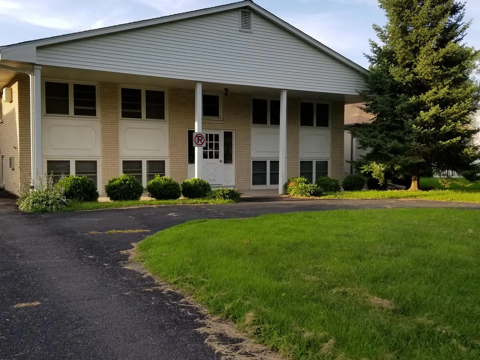 W 14th St, Saint Louis Park — Photo 2