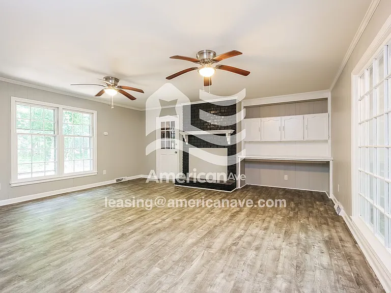 6416_002_living_room_13889867.jpg