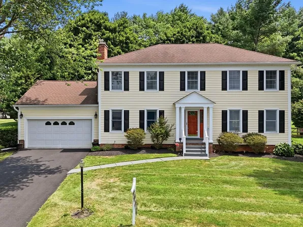 38376 Downs Ct, Hamilton, VA 20158