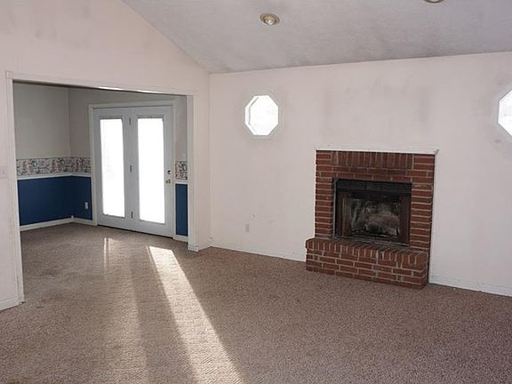 4th image of 4860 Regan Ave