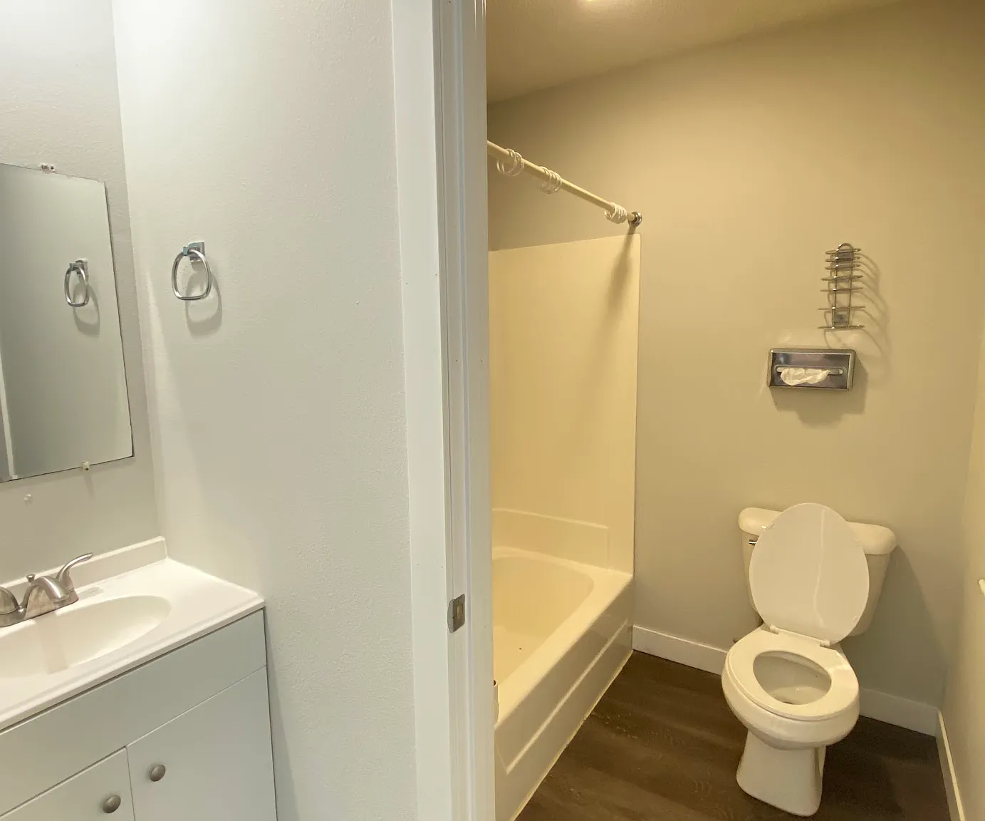 Studio, 450 sqft, $900 — Photo 4