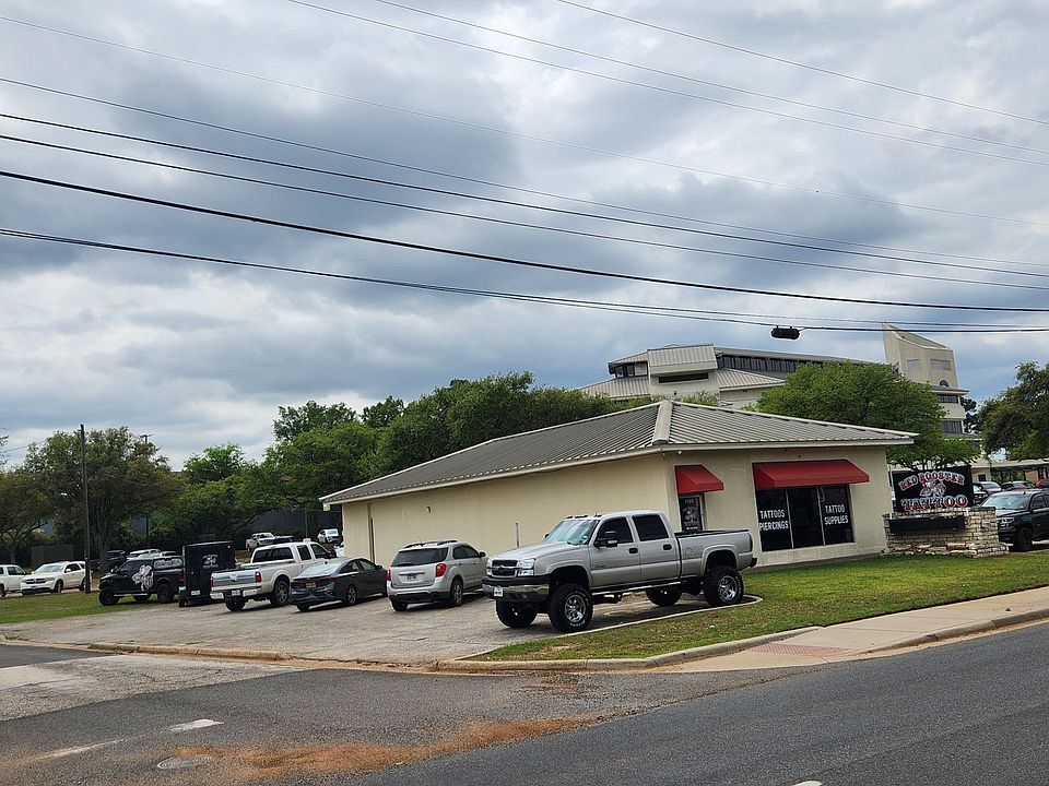 1st image of 3200 W Marshall Ave