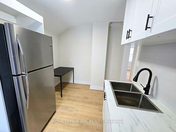 3rd image of 129 Durham St #2