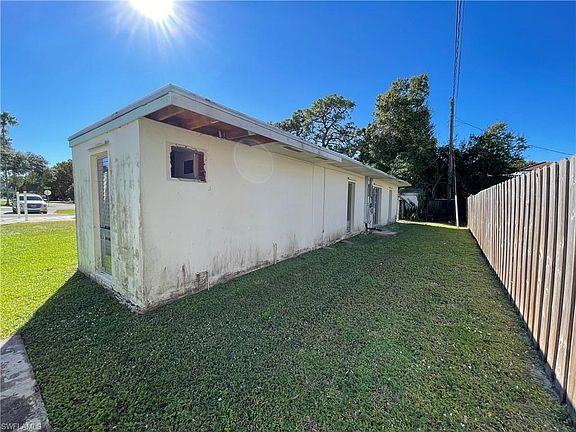 3rd image of 1599 Grove Ave