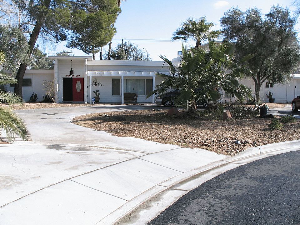 1st image of 301 Park Way E