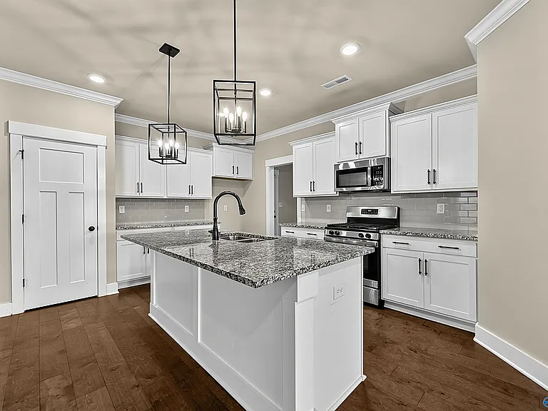 114 Hudson River Dr — Photo 15