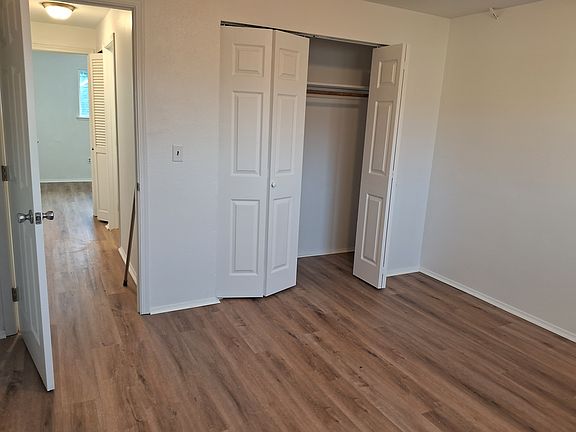 3rd image of 1040 S Ferry St APT 4