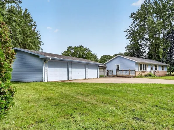 1965 Robin Rd, Beloit, WI 53511