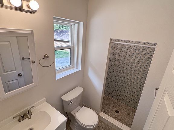 5th image of 1595 Soco Rd APT 5