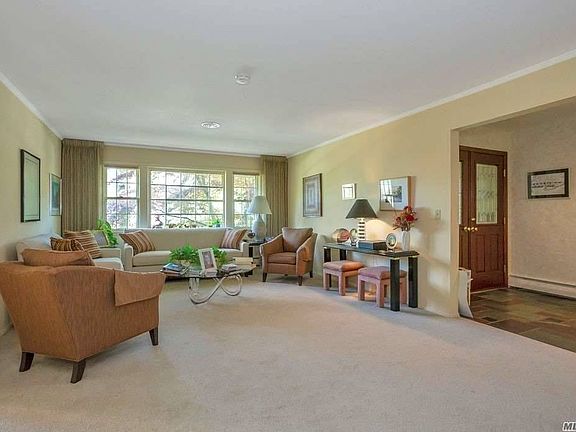 5th image of 36 Orchard Dr