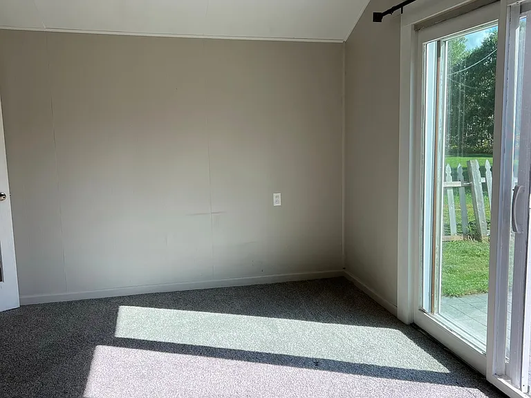 1277 Elmore St — Photo 10