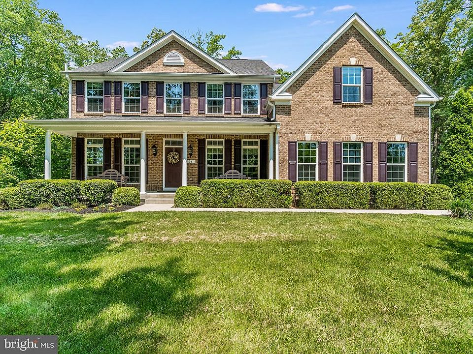 1st image of 98 Genevieve Ct