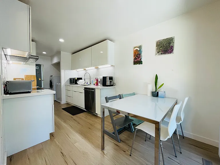 3373 Payne Ave #3 — Photo 2