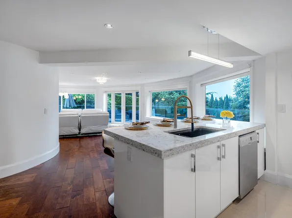 611 Saint Andrews Rd, West Vancouver, BC V7S 1V5