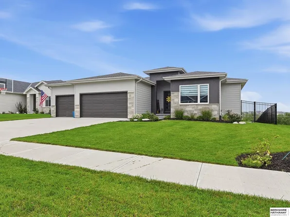 11015 N 169th St, Bennington, NE 68007