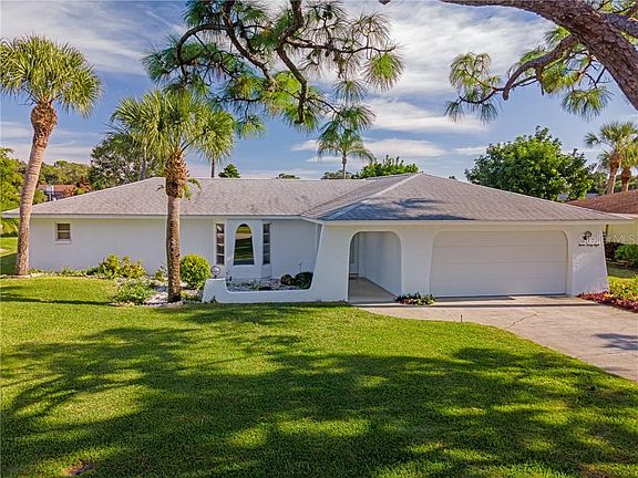 4th image of 1238 Lucaya Ave