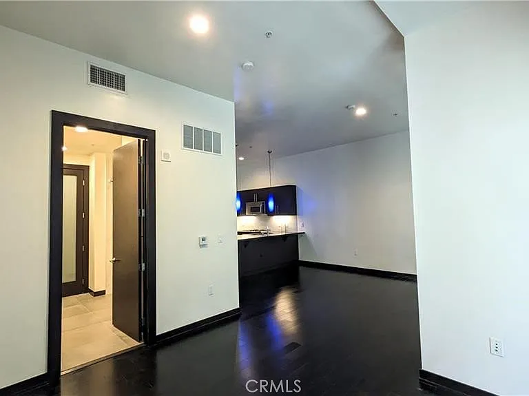 655 S Hope St #806 — Photo 5