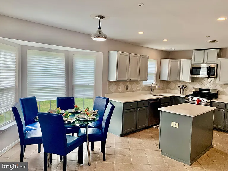 2104 Sayan Ct — Photo 15