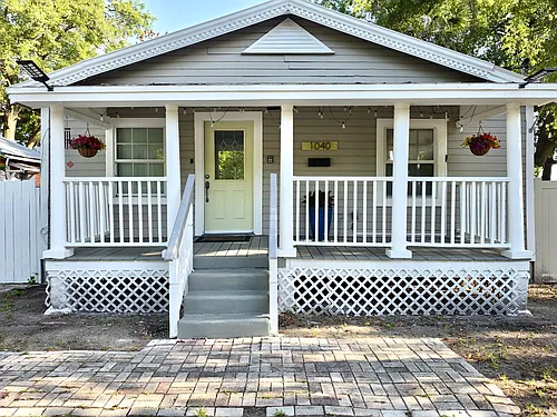 1040 Randall St Photo 1
