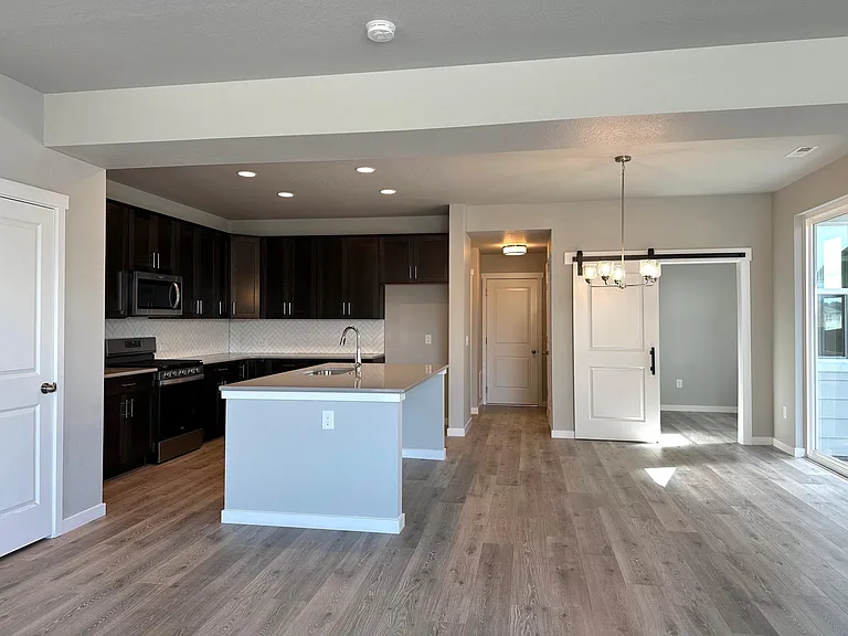 3118 Monteluna Grv — Photo 4