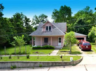 803 Vernon St, Decorah, IA 52101