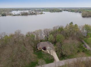 24406 Butternut Dr, Sturgis, MI 49091
