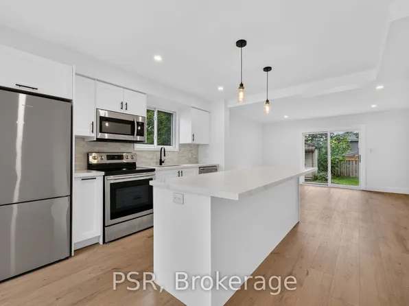 506 10th St, Collingwood, ON L9Y 2H3