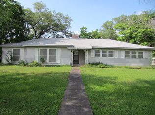 812 Mistletoe Ave, Victoria, TX 77901