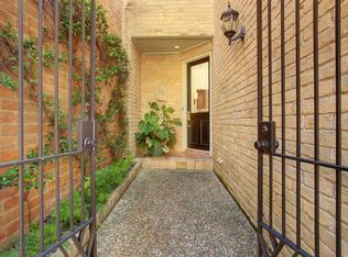 10 S Briar Hollow Ln UNIT 55, Houston, TX 77027