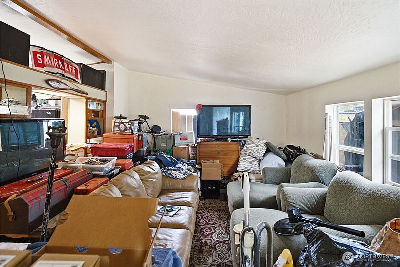 3rd image of 11 E Sea Vista Court