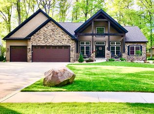 212 Shenandoah Blvd, Barberton, OH