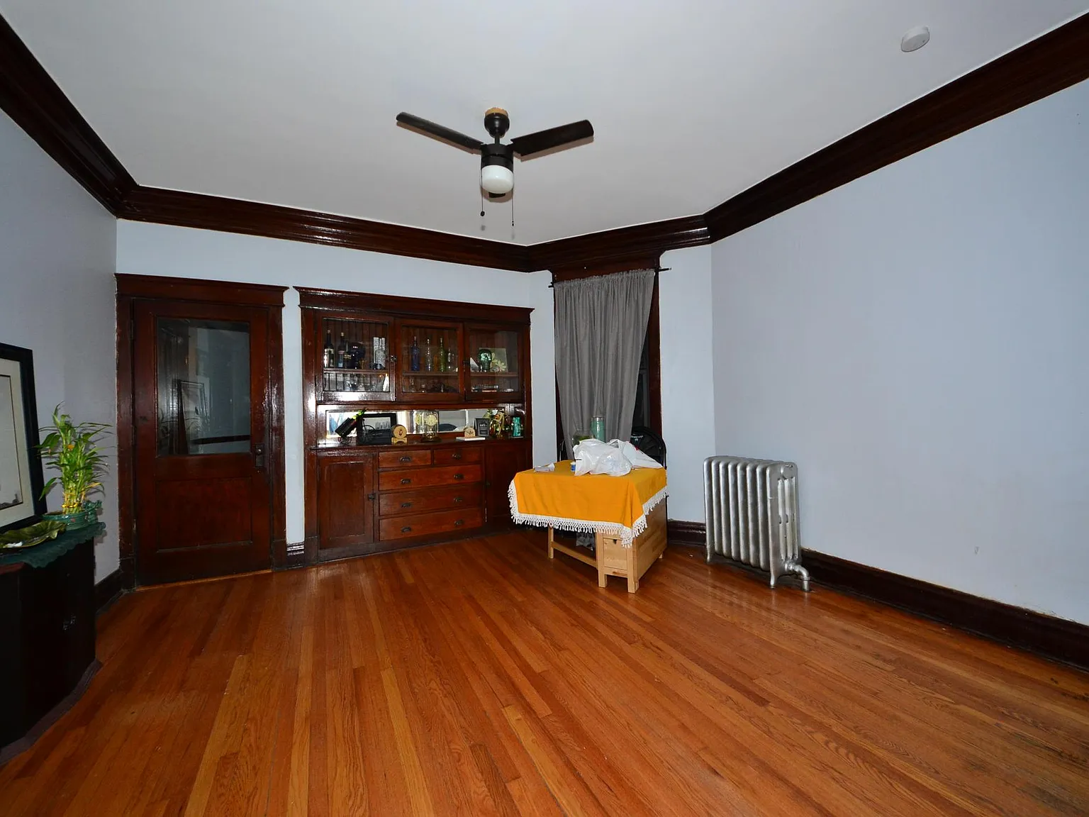 4 bed, 1100 sqft, $2,350 — Photo 3